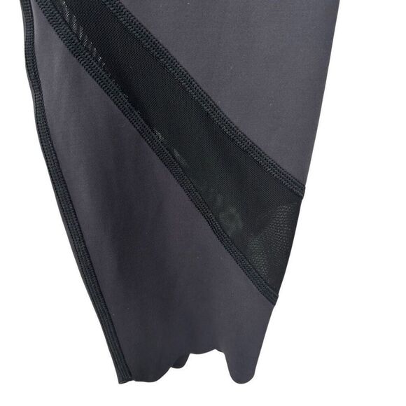 Peloton Leggings With Scalloped Hem & Sheer Panel Black/Multi Logo Size Large - Picture 5 of 9